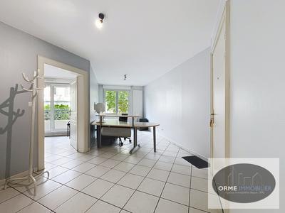 Local d'activités - 112 m² - 5 pièces