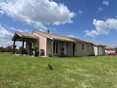 Propriété - 105 m² - 5 pièces