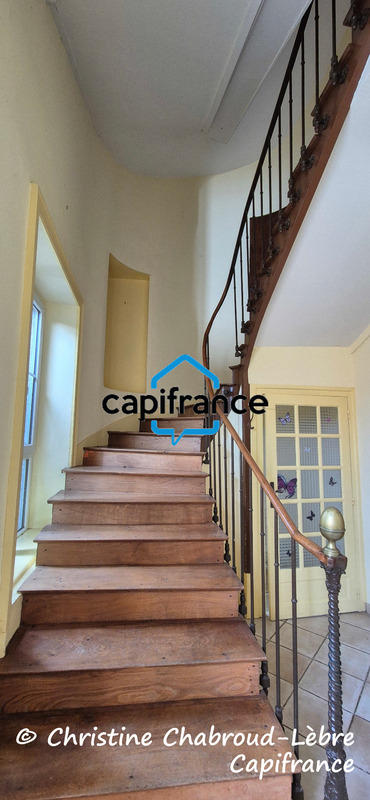 Propriété - 200 m² - 8 pièces