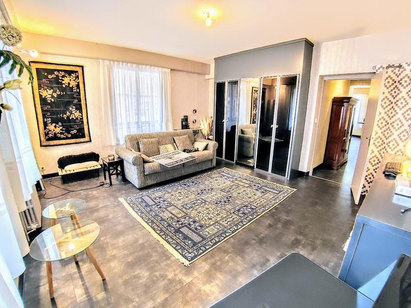 Appartement - 160 m² - 6 pièces