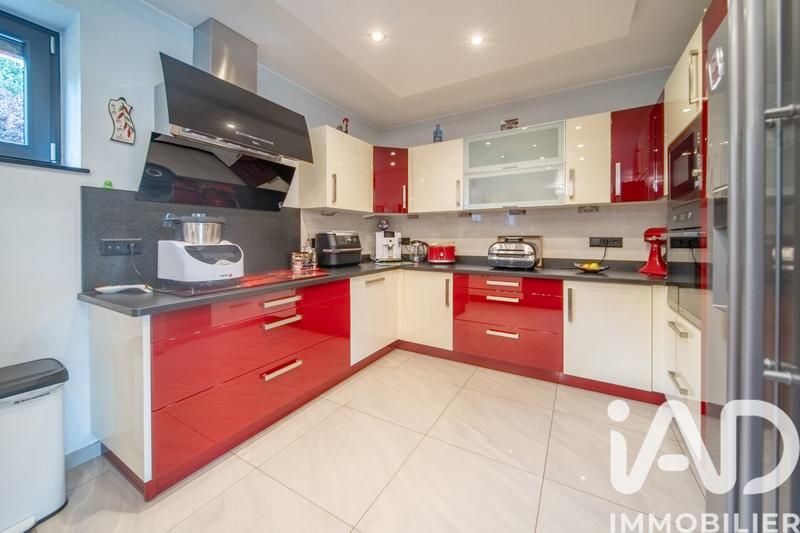 Maison - 181 m² - 8 pièces