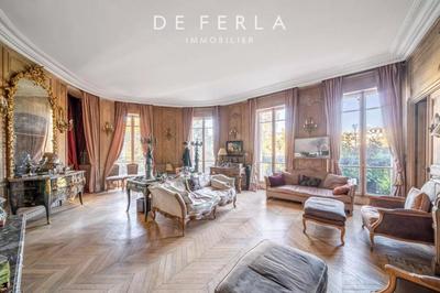 Appartement - 292 m² - 9 pièces