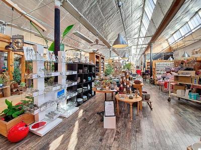 Maison - 1 220 m² - 4 pièces