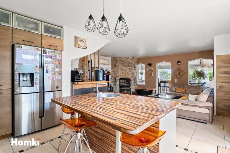 Maison - 171 m² - 6 pièces