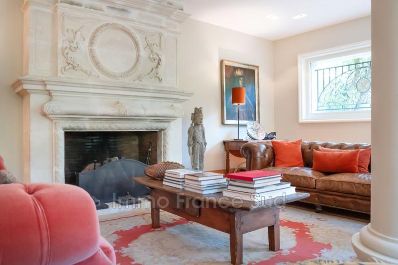 Maison - 717 m² - 19 pièces