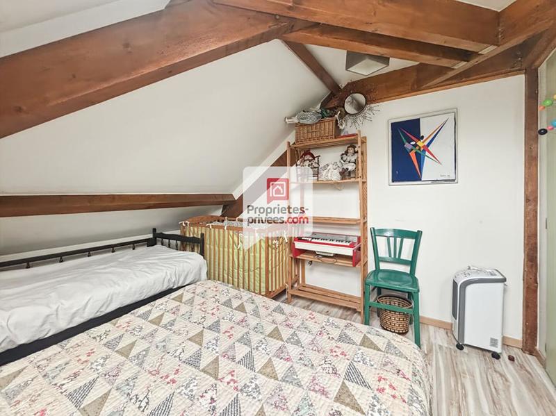 Maison - 2 040 m² - 10 pièces