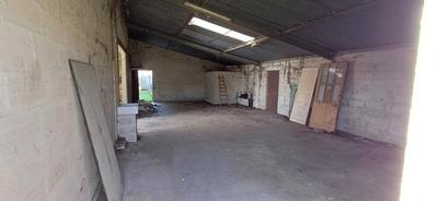 Grange - 200 m² - 2 pièces