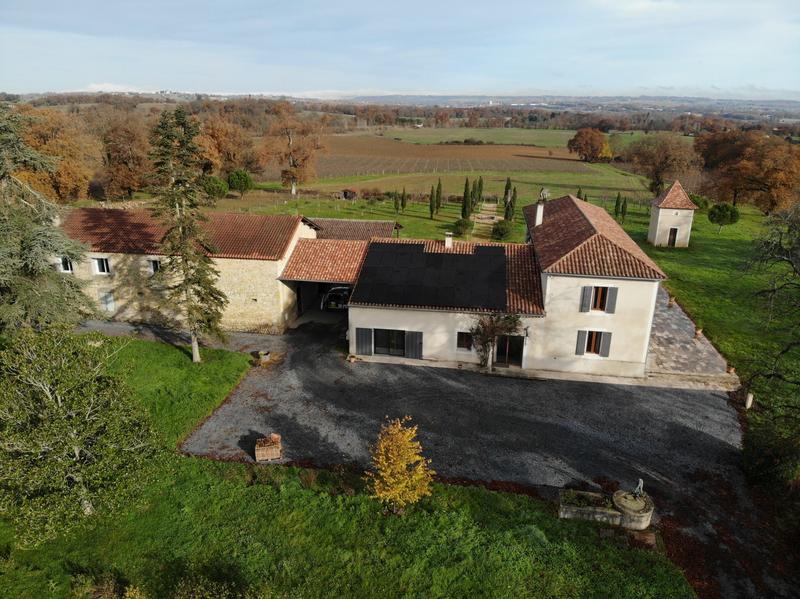 Maison - 375 m² - 10 pièces