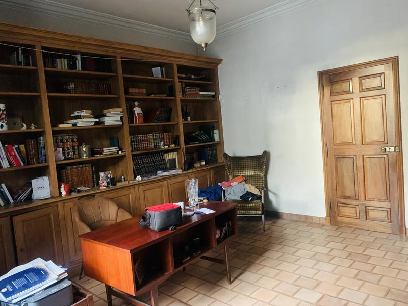 Maison - 252 m² - 9 pièces