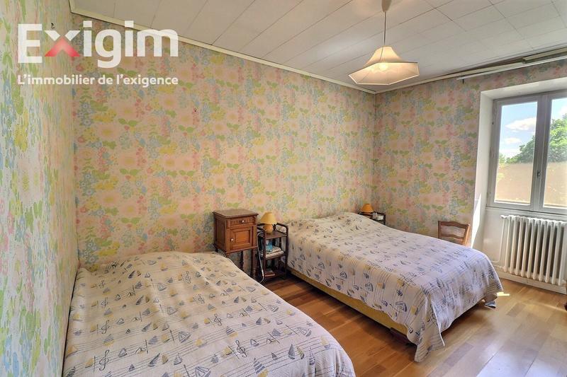 Maison - 330 m² - 9 pièces