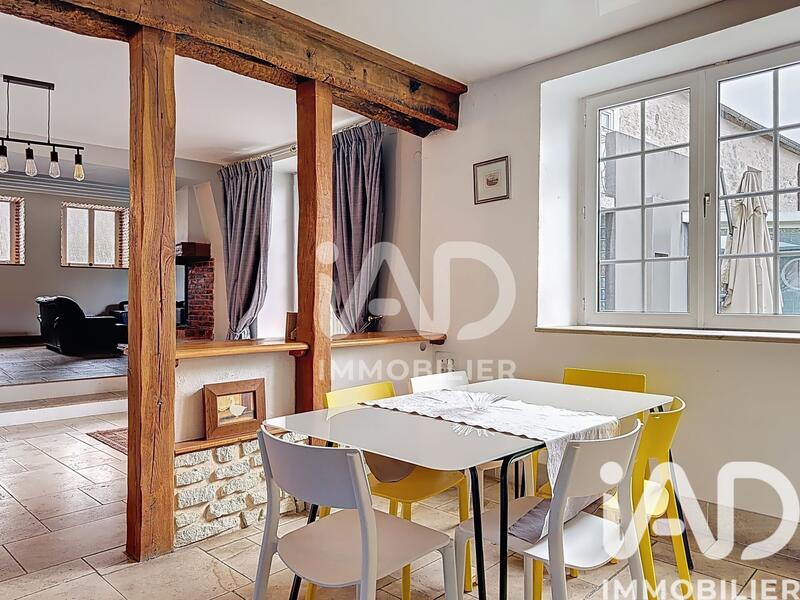 Maison - 360 m² - 9 pièces