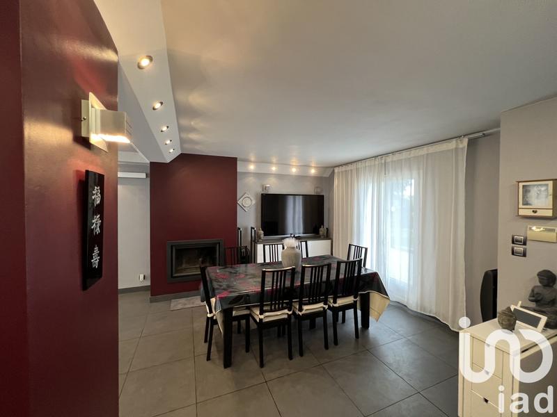 Maison - 200 m² - 10 pièces