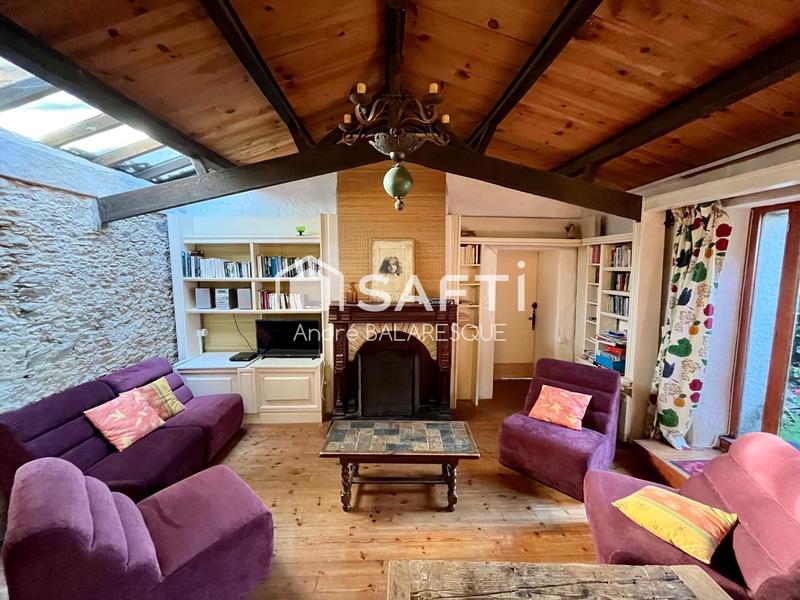 Maison - 252 m² - 10 pièces