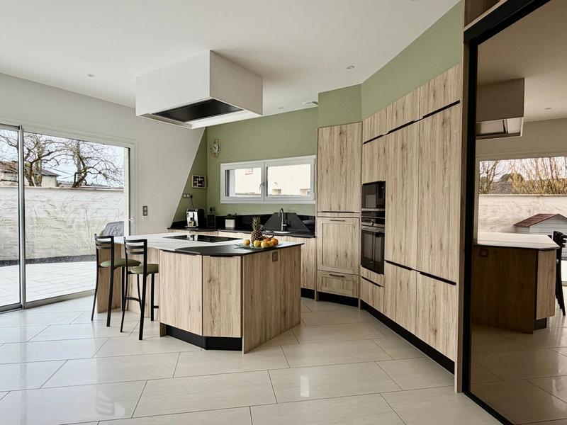 Maison - 192 m² - 7 pièces