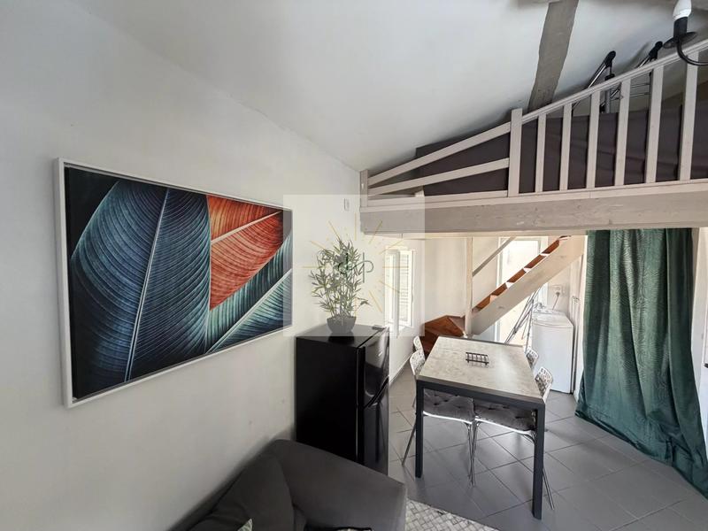 Immeuble - 80 m² - 5 pièces