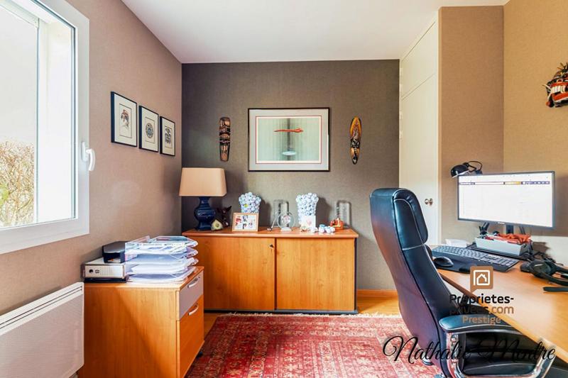 Maison - 250 m² - 7 pièces