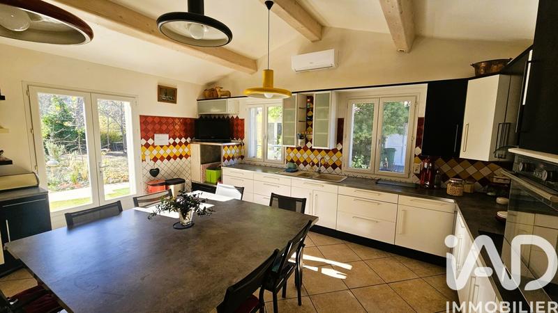 Maison - 200 m² - 6 pièces