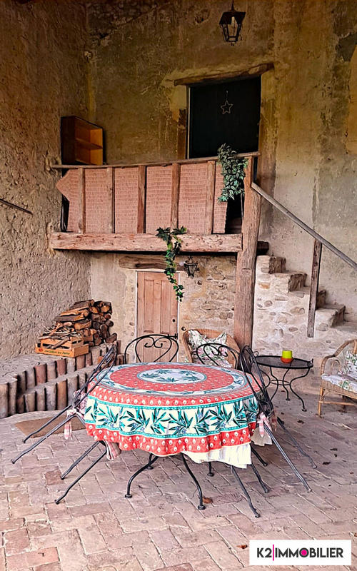 Maison - 486 m² - 14 pièces