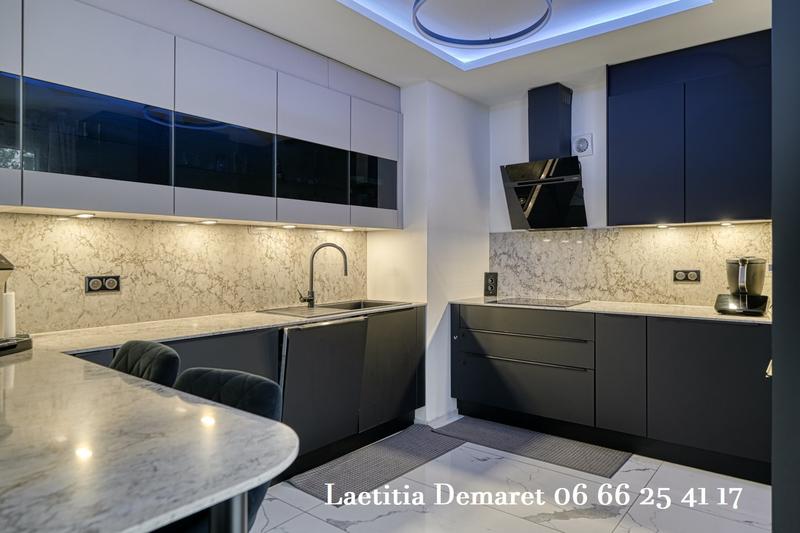 Maison - 130 m² - 8 pièces