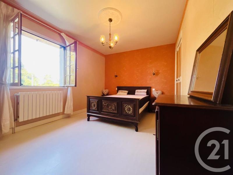 Maison - 216 m² - 7 pièces