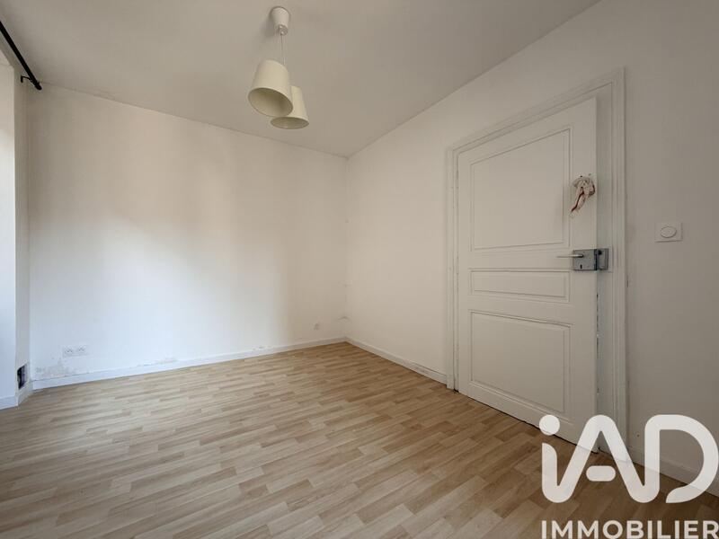 Appartement - 98 m² - 7 pièces