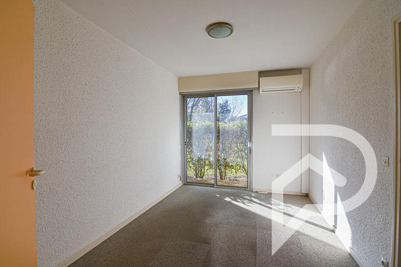 Local commercial - 135 m² - 1 pièce