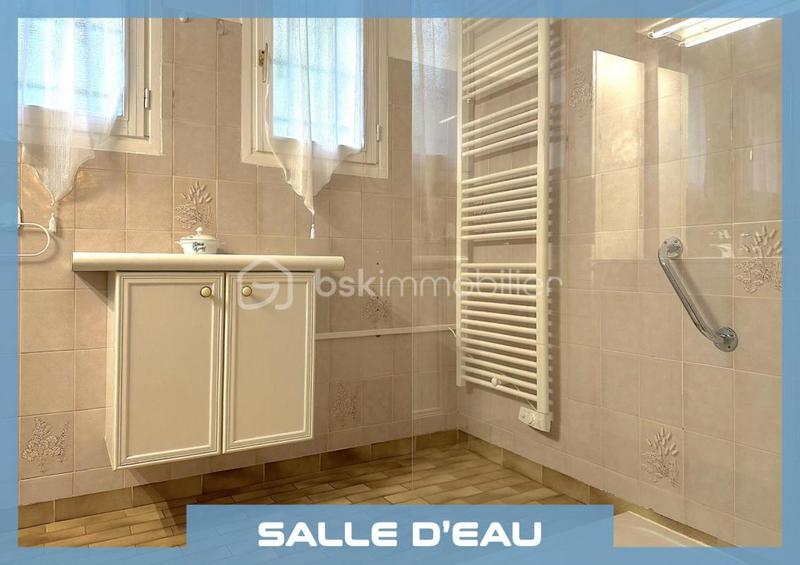 Maison traditionnelle - 90 m² - 6 pièces
