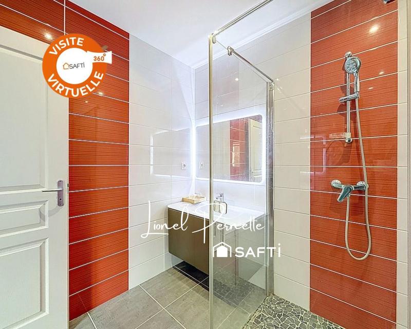 Maison - 220 m² - 10 pièces