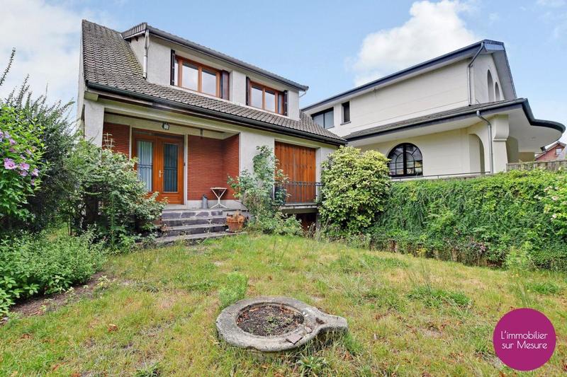 Maison - 270 m² - 6 pièces