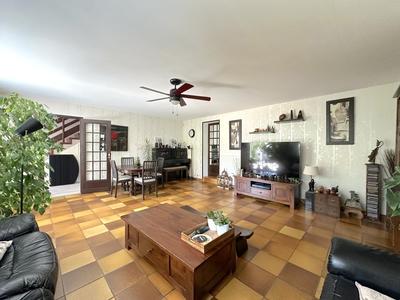 Maison - 199 m² - 10 pièces