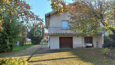 Maison traditionnelle - 160 m² - 6 pièces