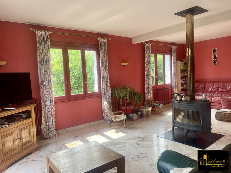 Maison - 236 m² - 9 pièces