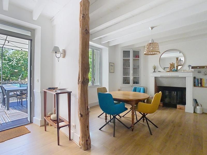 Maison - 231 m² - 10 pièces