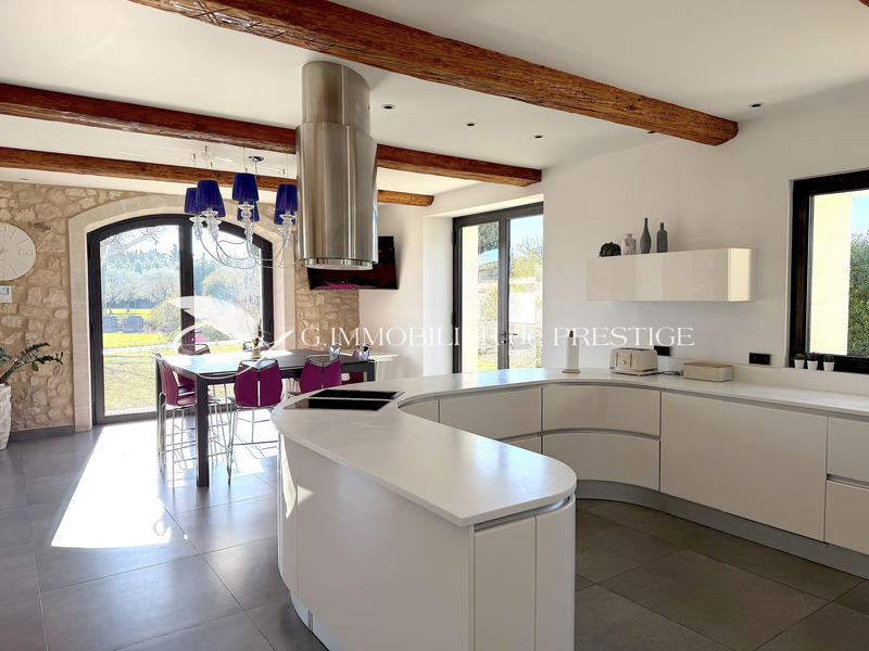 Mas - 464 m² - 10 pièces