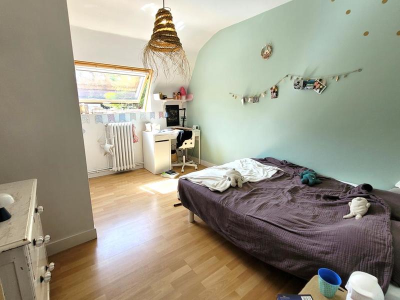 Maison - 250 m² - 11 pièces