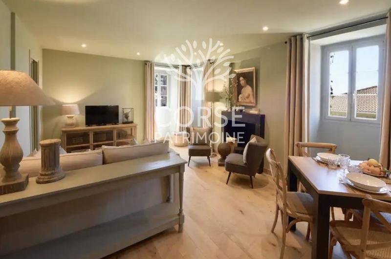 Maison de village - 302 m² - 12 pièces