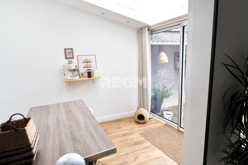 Maison - 96 m² - 3 pièces