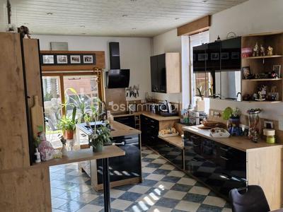 Maison - 185 m² - 9 pièces