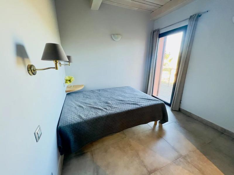 Maison - 281 m² - 12 pièces