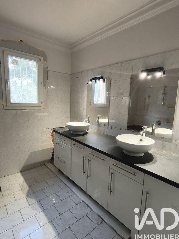 Maison - 200 m² - 5 pièces