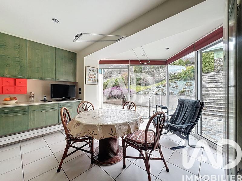 Maison - 226 m² - 8 pièces