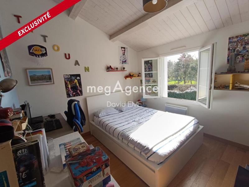 Maison traditionnelle - 147 m² - 6 pièces