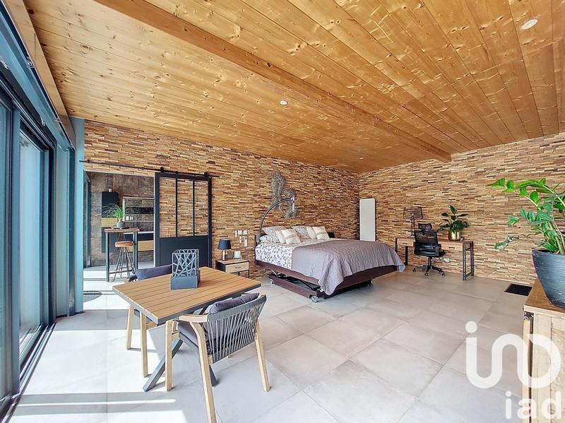 Maison - 206 m² - 7 pièces