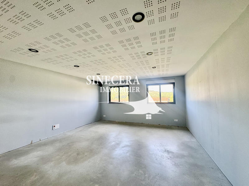 Local d'activités - 10 102 m²