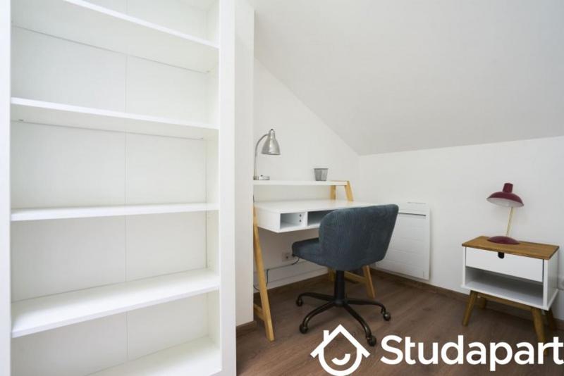 Chambre - 10 m² - 1 pièce
