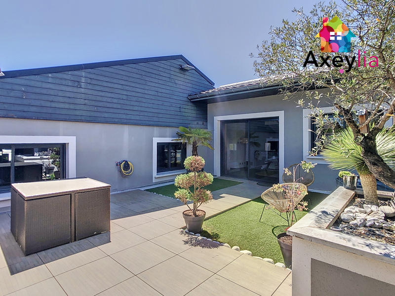 Loft - 171 m² - 8 pièces