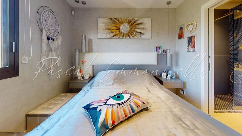 Appartement - 102 m² - 4 pièces