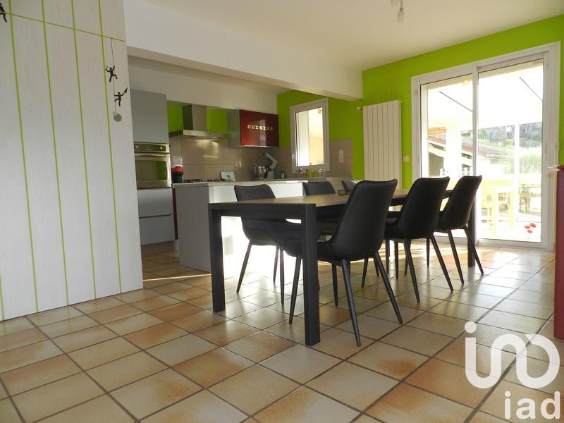 Maison - 240 m² - 9 pièces