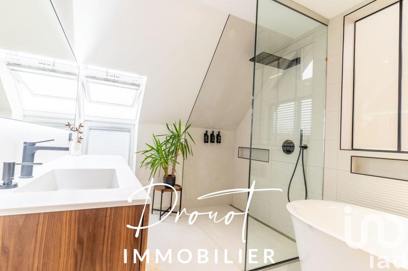 Maison - 226 m² - 8 pièces