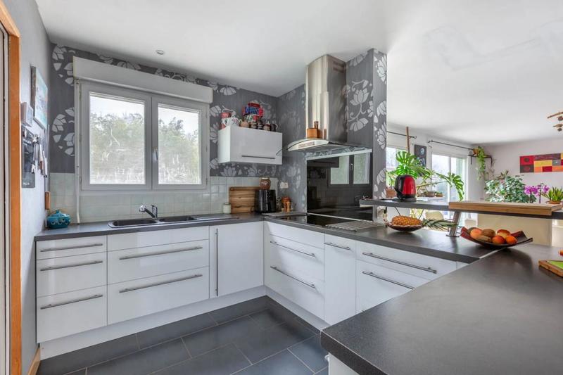 Maison - 235 m² - 8 pièces